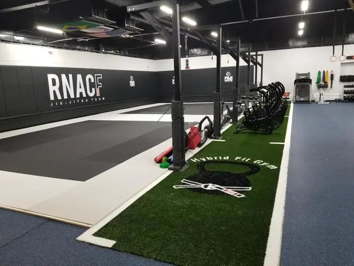 The Benefits of Synthetic Grass in Gyms